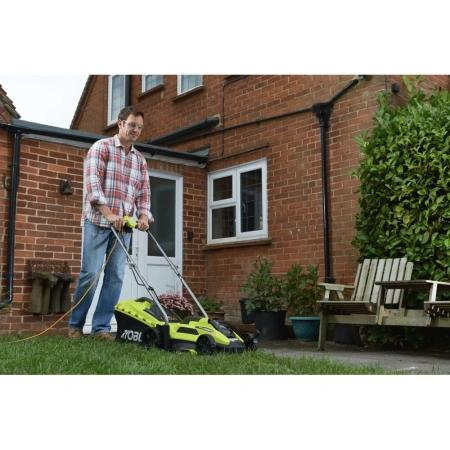 фото электрическая газонокосилка ryobi rlm13e33s